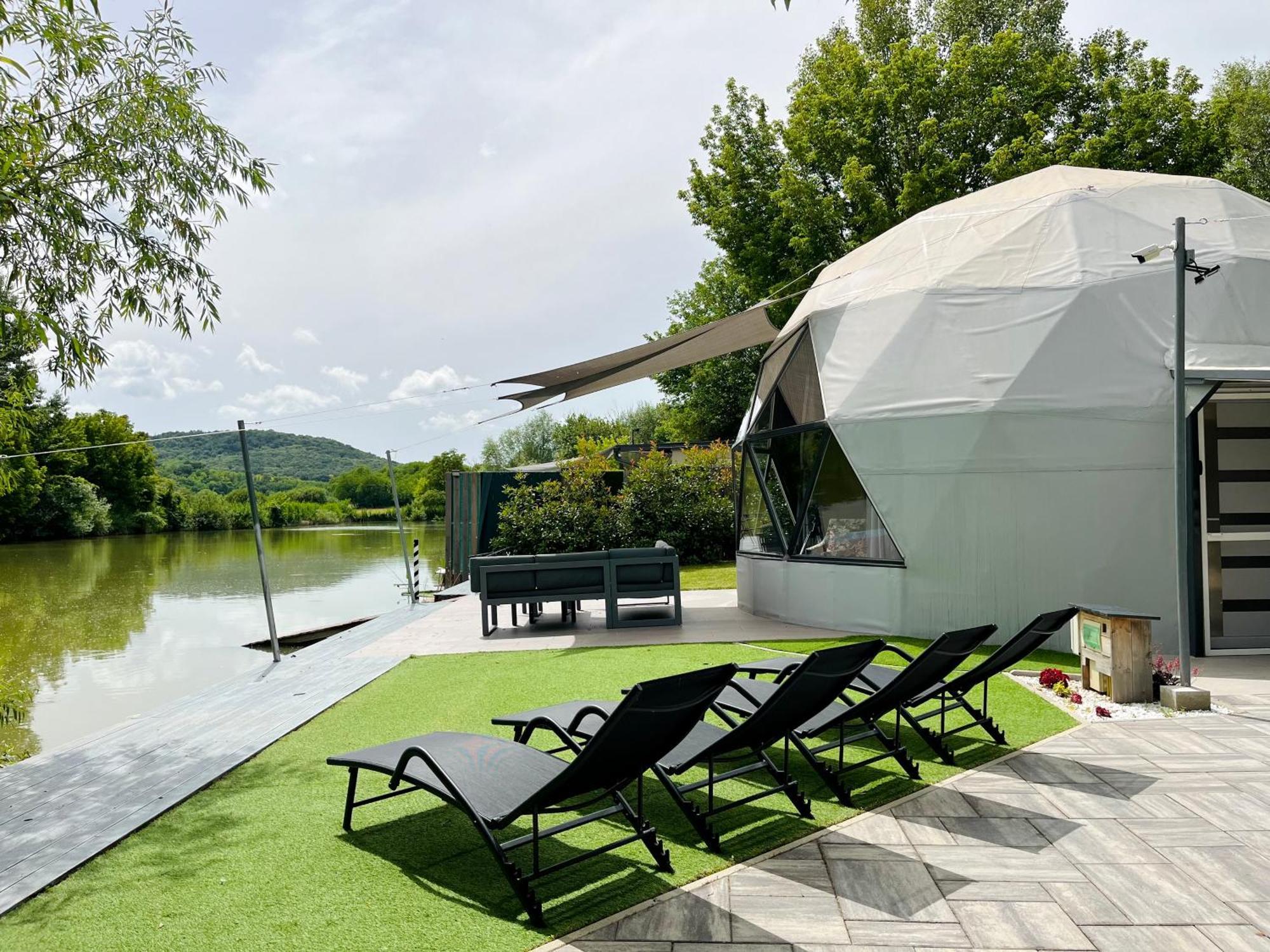 Domeglamping At Fishinglake Ságvár Zewnętrze zdjęcie